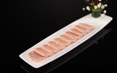 火锅店荤菜必备之梅林午餐肉
